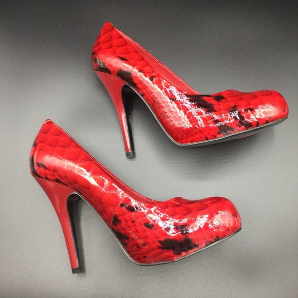 Gianni Bini Red/Black 5 Inch Heels Sz 7.5 - Picture 9 of 11